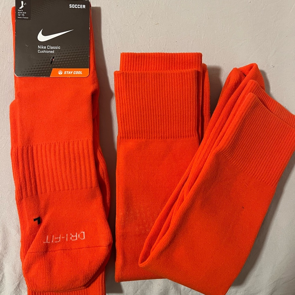 NIKE Classic Cushioned Soccer Socks Men’s Size 12-15 XL 3 Pairs